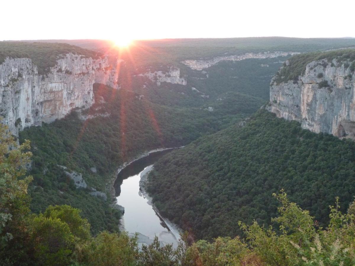 Вілла Gite Les Tilleuls Saint-Montan Екстер'єр фото